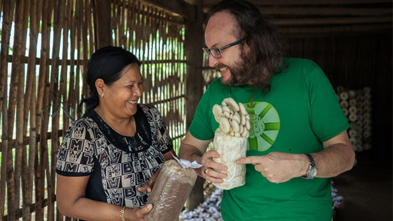Dave sees how Oxfam and pink phones help lift lives in Cambodia