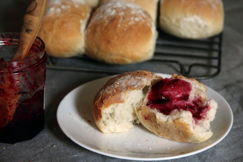 Basic bread rolls