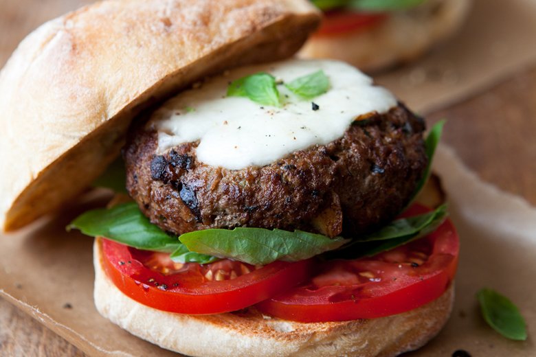 Mediterranean beef burgers