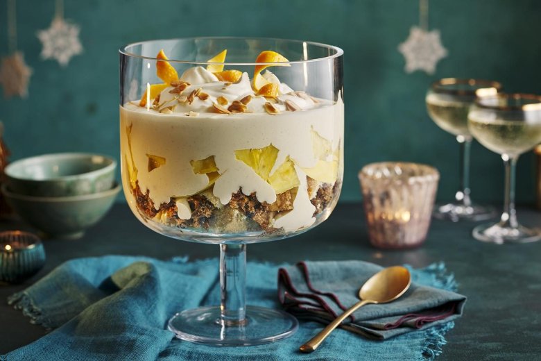 Christmas pudding trifle