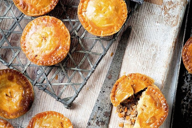 Savoury mince pies