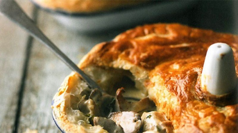 Chicken and wild mushroom pie