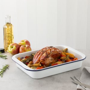 https://www.hairybikers.com/uploads/images/_shopListingImage/Hairy-Bikers-36cm-Large-White-Enamel-Roasting-Tin.jpg